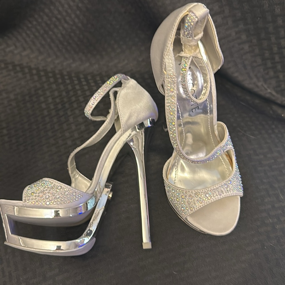 Mascotte 5.5” Silver Platform. Size 5.5 - Picture 2 of 5